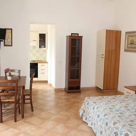 Ampio Mono Con Corte E Vista Mare Апартаменты *